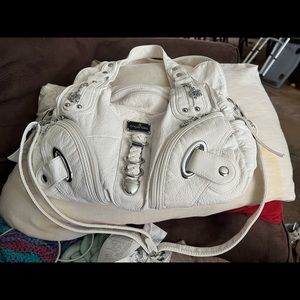 Angel kiss white handbag